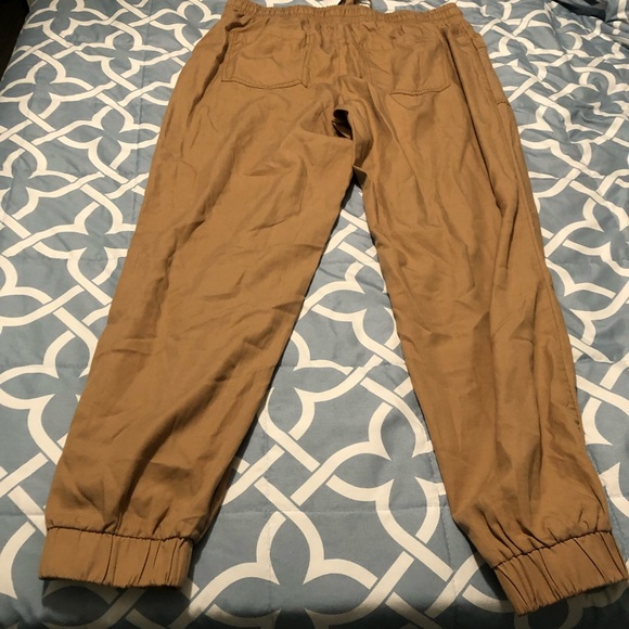 WOMENS tan joggers medium nwt - Picture 2 of 8